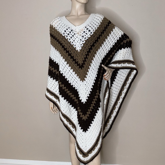 Granny Crochet Poncho - Picture 5 of 17